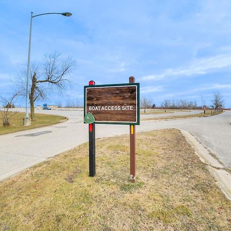 Scenic Evans Hideaway Steps To Lake Huron! Oscoda Extérieur photo
