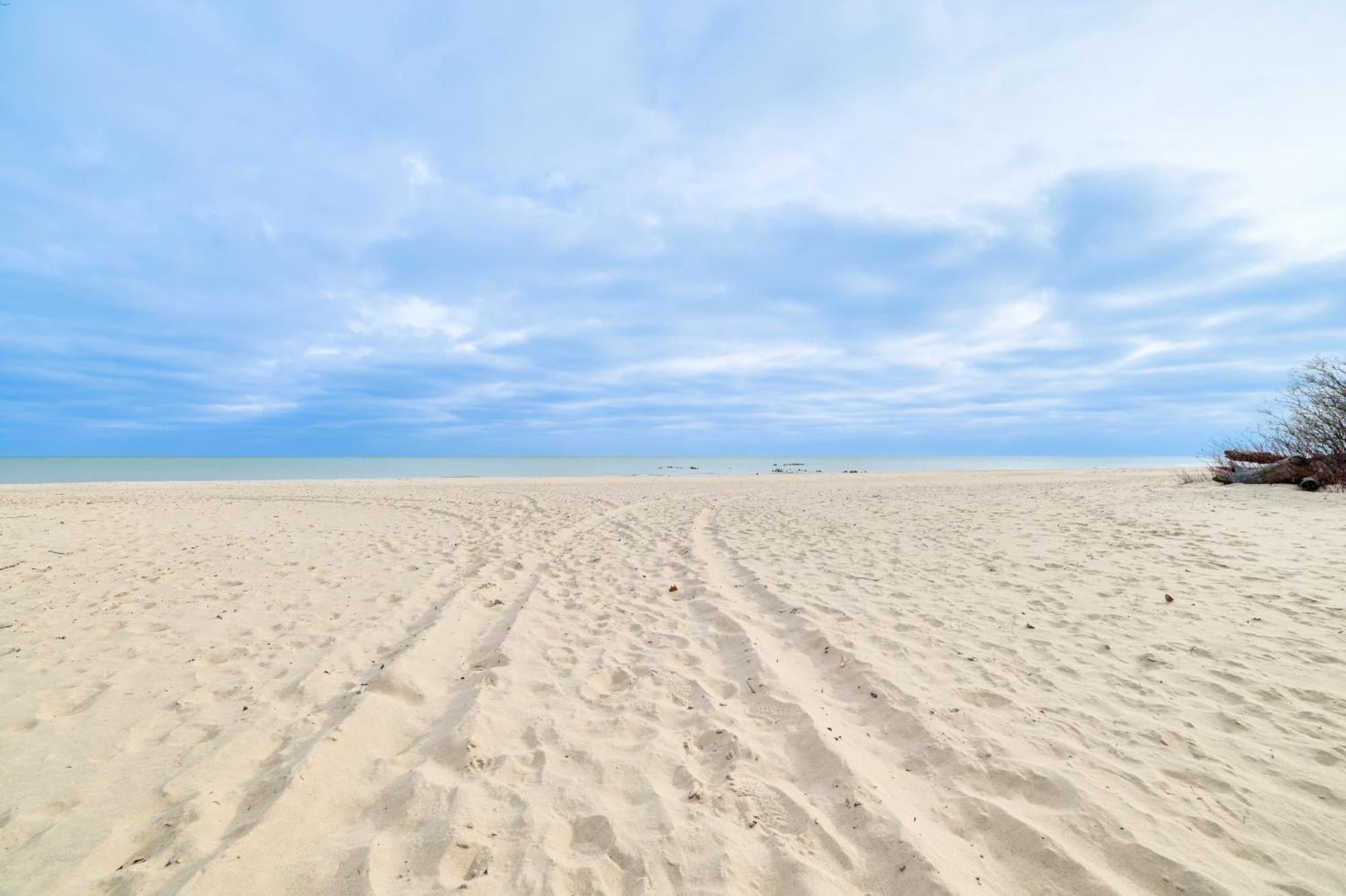 Scenic Evans Hideaway Steps To Lake Huron! Oscoda Extérieur photo