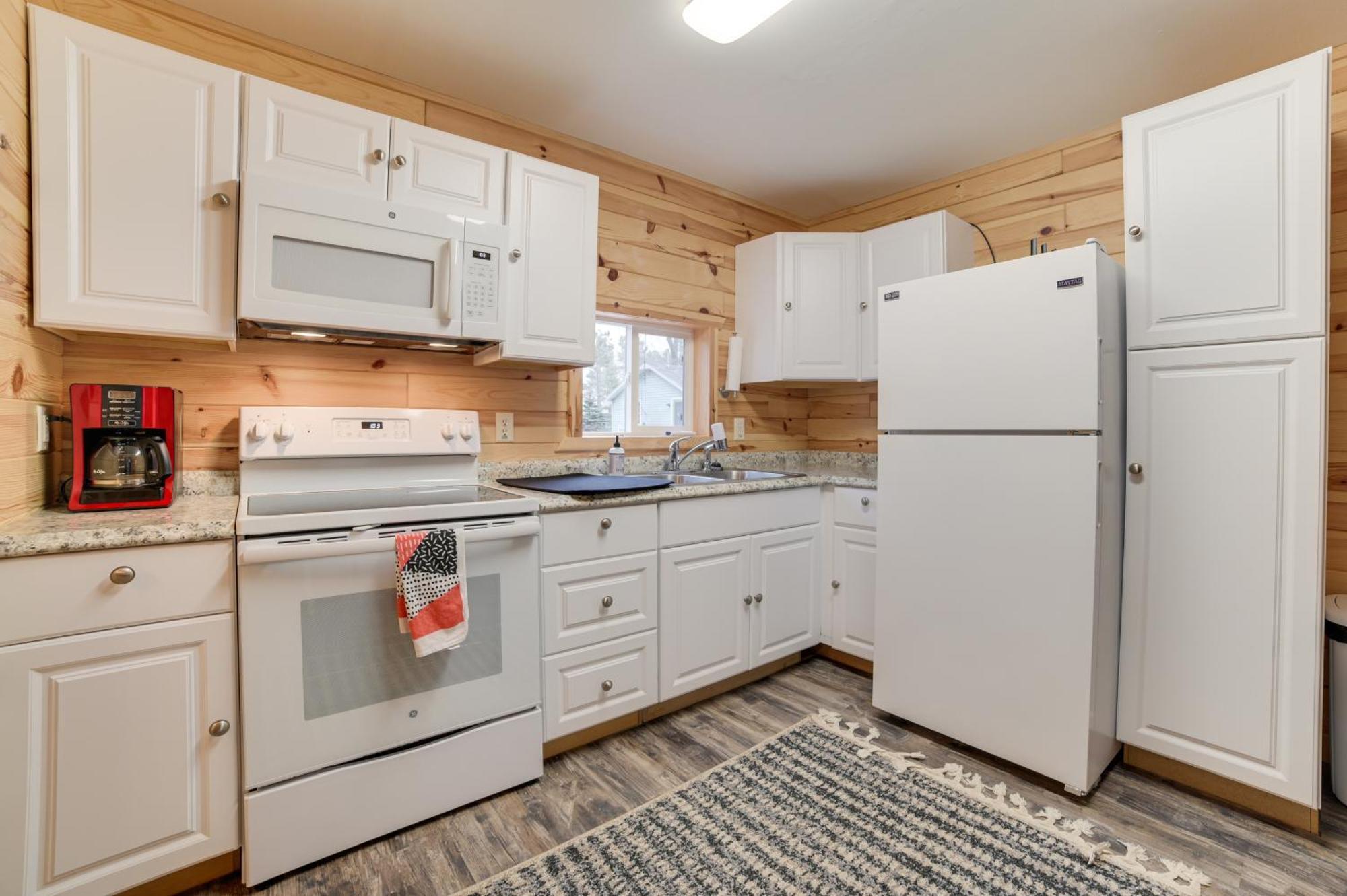Scenic Evans Hideaway Steps To Lake Huron! Oscoda Extérieur photo