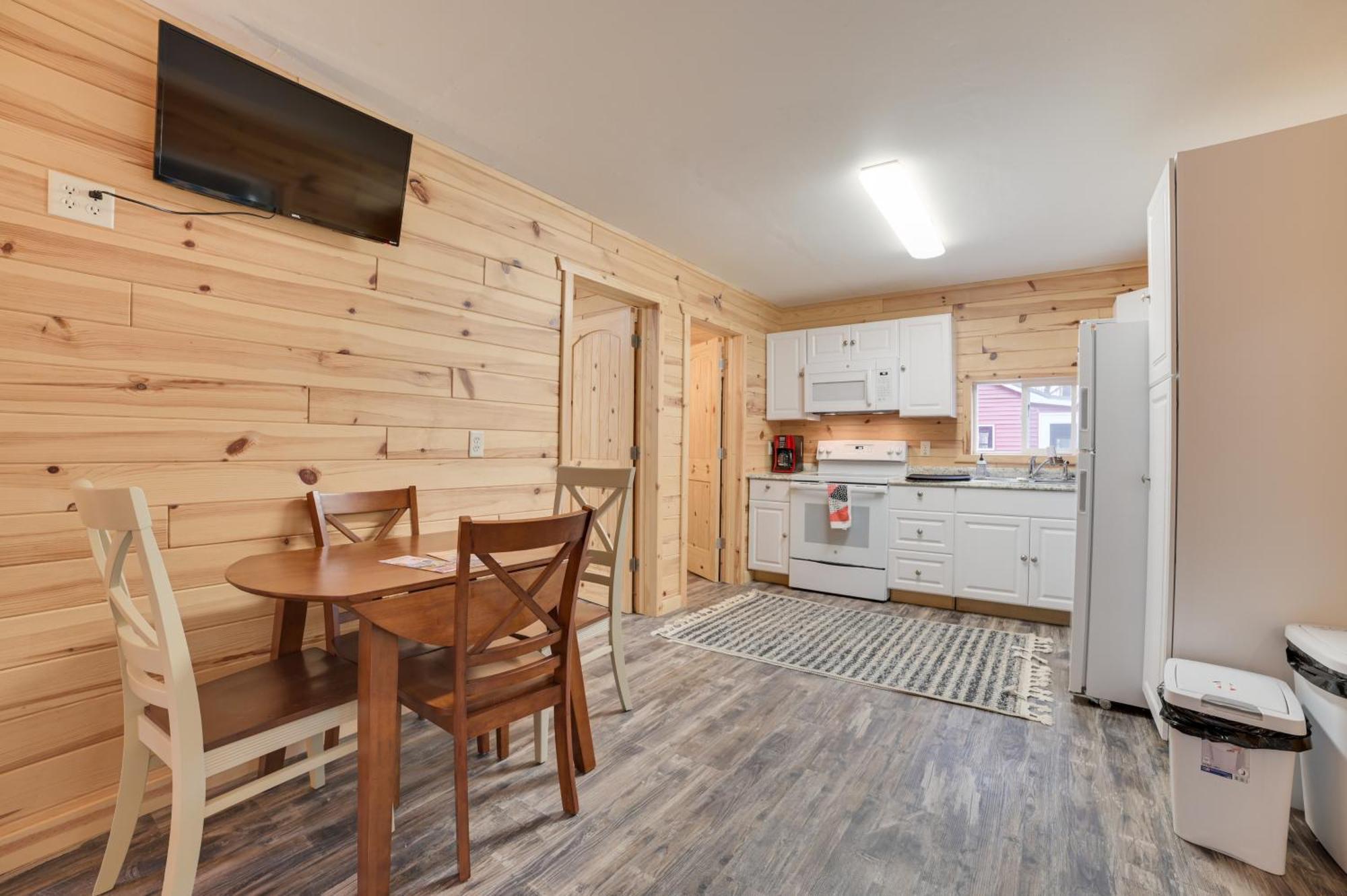 Scenic Evans Hideaway Steps To Lake Huron! Oscoda Extérieur photo