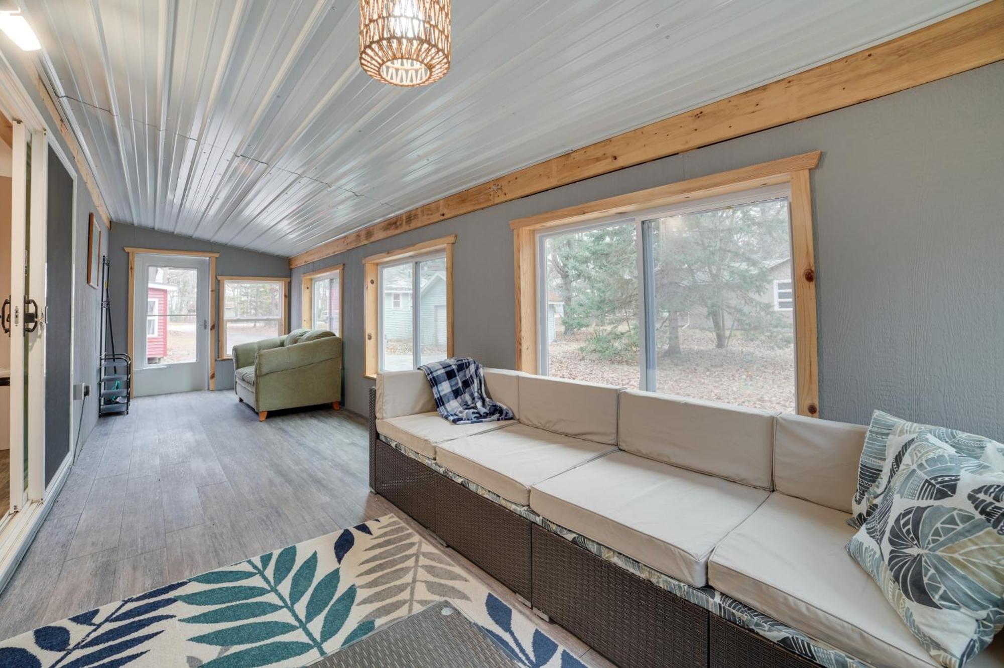 Scenic Evans Hideaway Steps To Lake Huron! Oscoda Extérieur photo