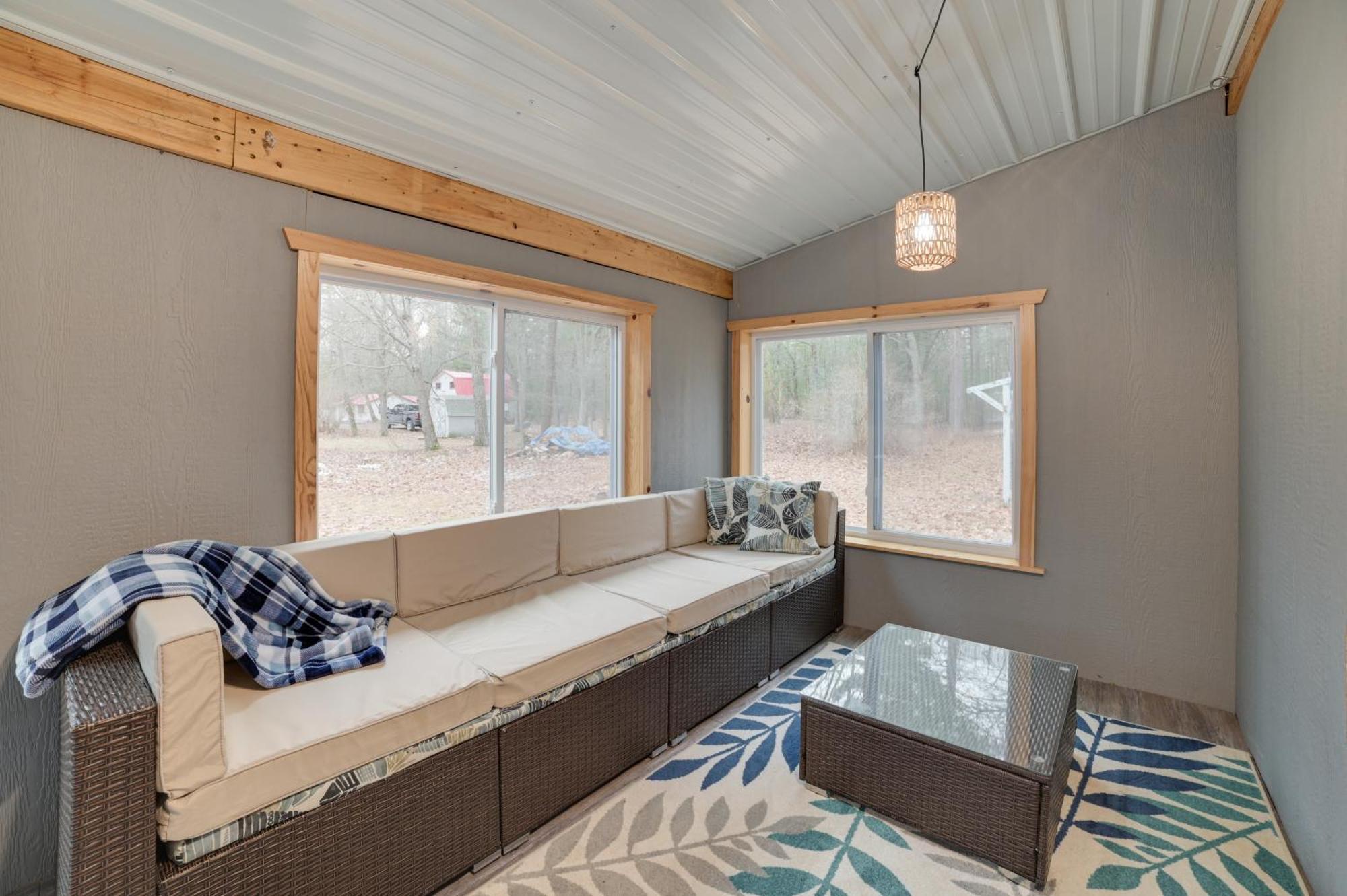 Scenic Evans Hideaway Steps To Lake Huron! Oscoda Extérieur photo